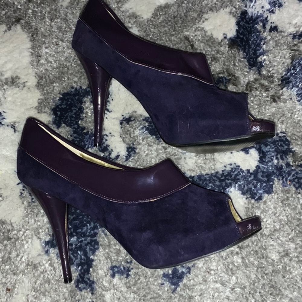 High heel shoes